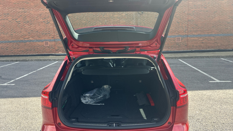 Volvo V60 2.0 T6 [350] PHEV Plus Dark 5dr AWD Auto Estate